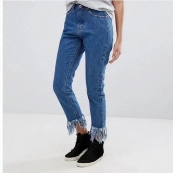 MISGUIDED RIOT Rigid High Rise Womens 8 Mom Blue Jeans Raw Frayed Fringe Hem - Picture 2 of 11